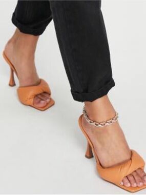 ASOS DESIGN Nikki Padded Wide Fit  Square-Toe Knotted Mule Heels Size US 7